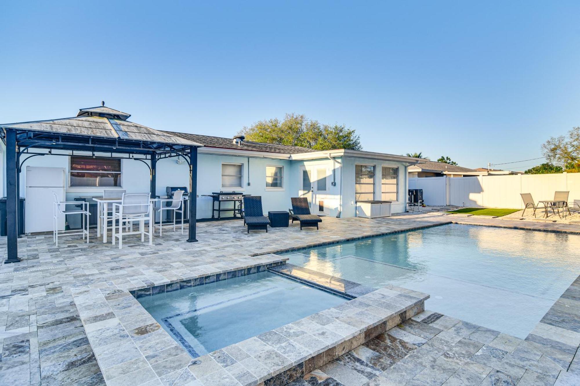 Breezy Seminole Vacation Rental With Hot Tub! Exterior photo